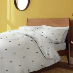 Habitat Hideaway Bee Print White Bedding Set Double Multicoloured Duvet Covers And Sets 13 Habitat Hideaway Bee Print White Bedding Set Double Multicoloured Duvet Covers And Sets -Bedding Sales 2022 unnamed file 174